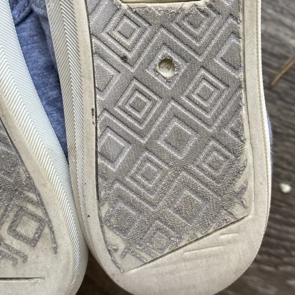 Gray and white flat sneakers shoes - Picture 17 of 17